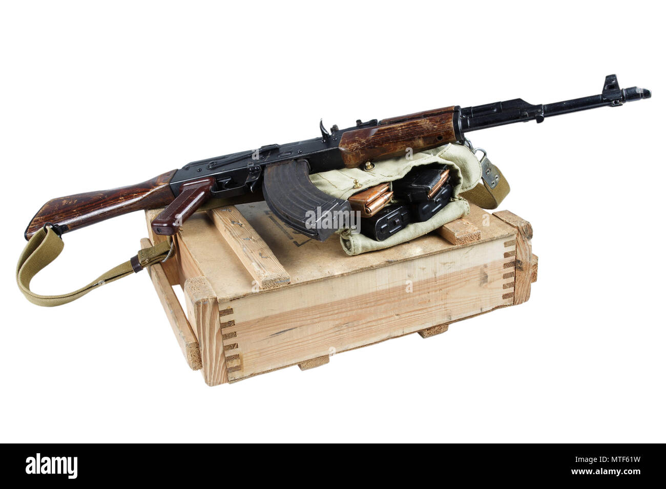 A hand-made flintlock rifle and accessories adorn a rotting stump Stock  Photo - Alamy