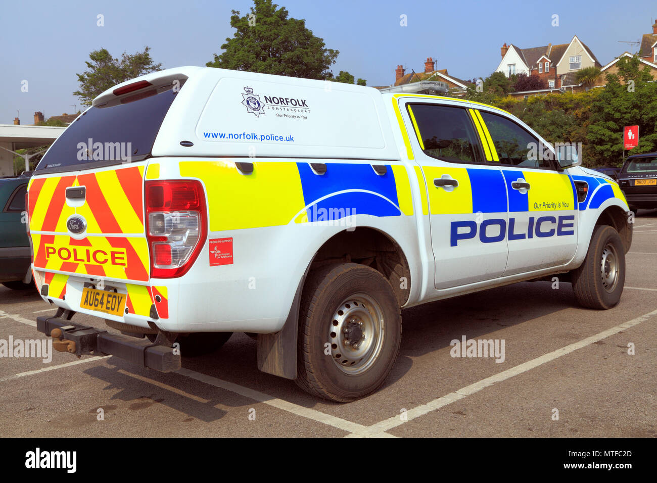 Police Vehicle, 4x4 Ford Truckman, coastal, beach usage, Hunstanton, Norfolk Constabulary, UK Stock Photo