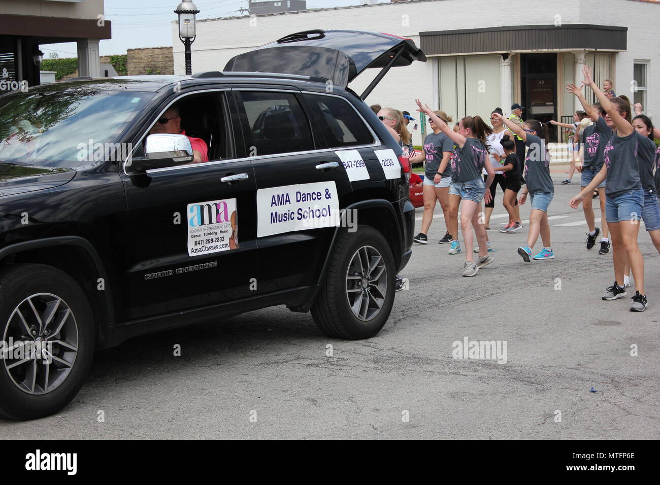 Small town scene from the Memorial Day Parade 2018 in upscale Park