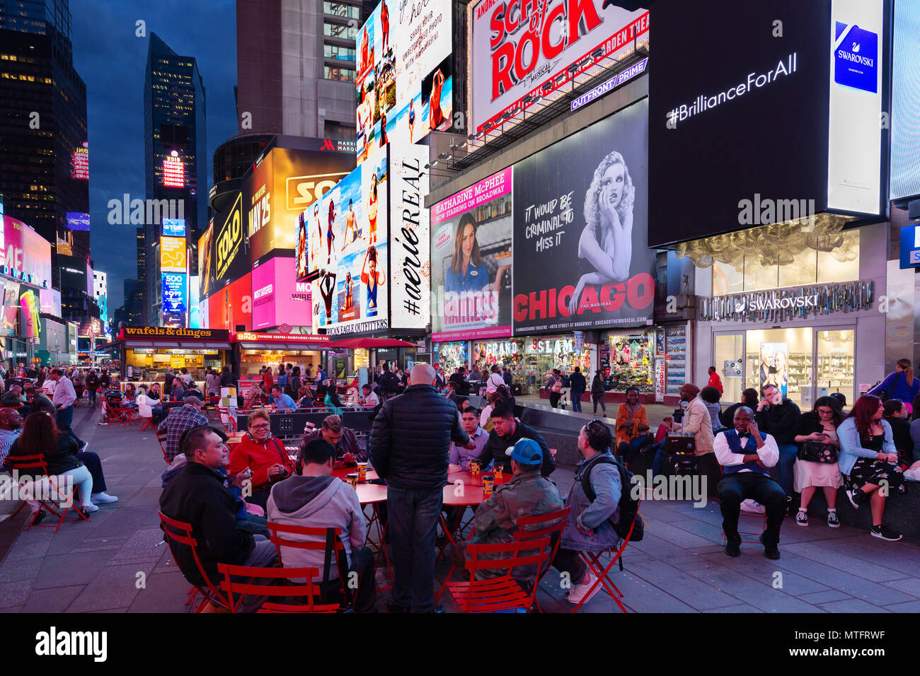 New York bar, people sitting drinking outside at a bar, Times Square, New York city, USA Stock