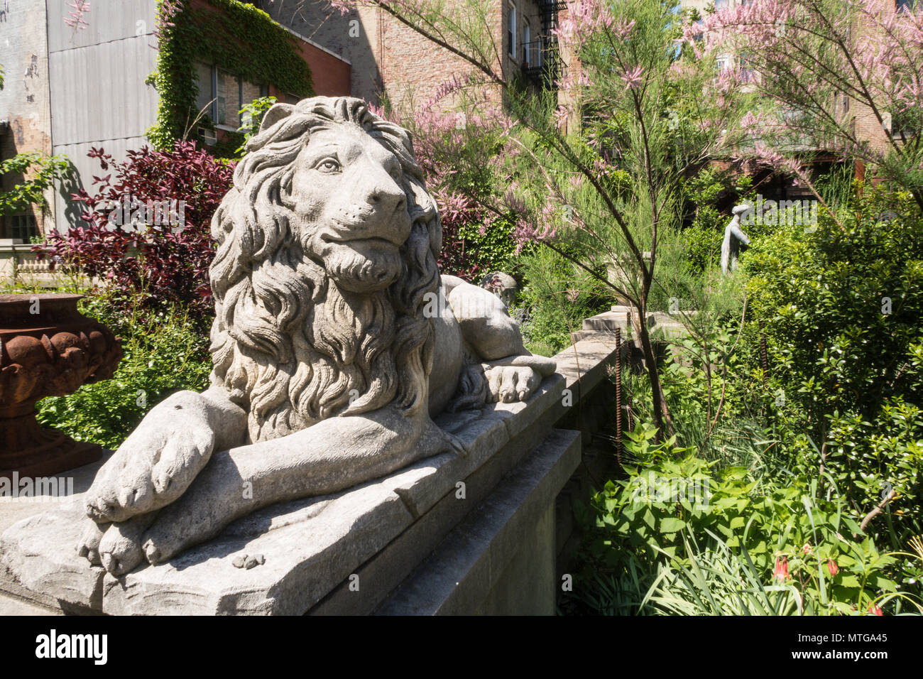 Decorative Statuary in Elizabeth Street Sculpture Garden, NYC Stock Photo Alamy
