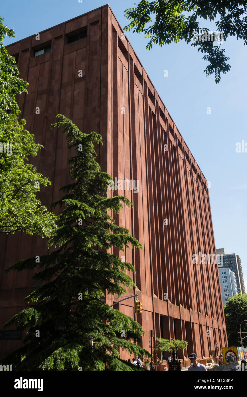 NYU Library, Washington Square park, NYC, USA Stock Photo Alamy