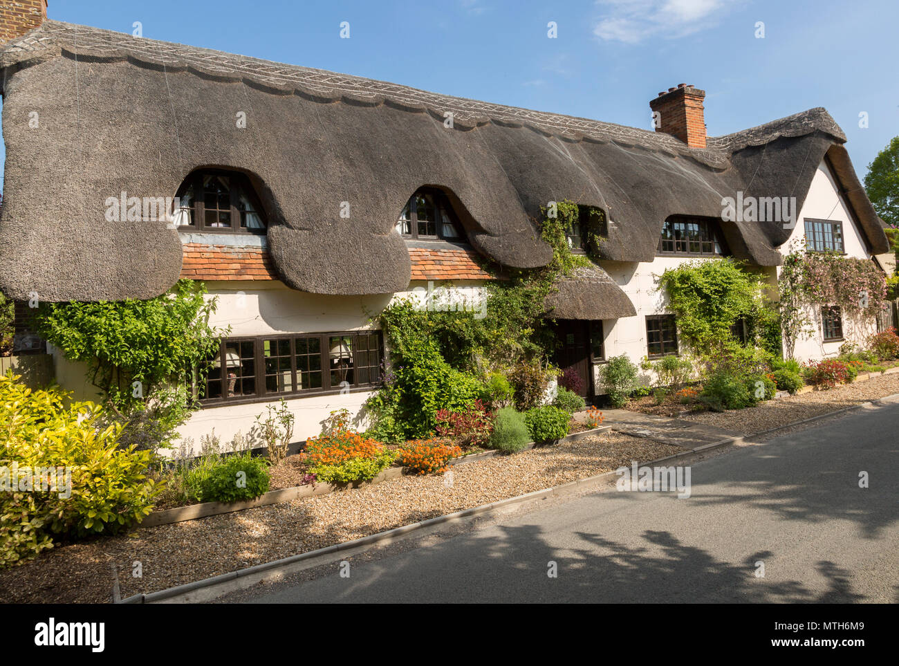 Attractive traditional thatched cottage at West Amesbury, Woodford