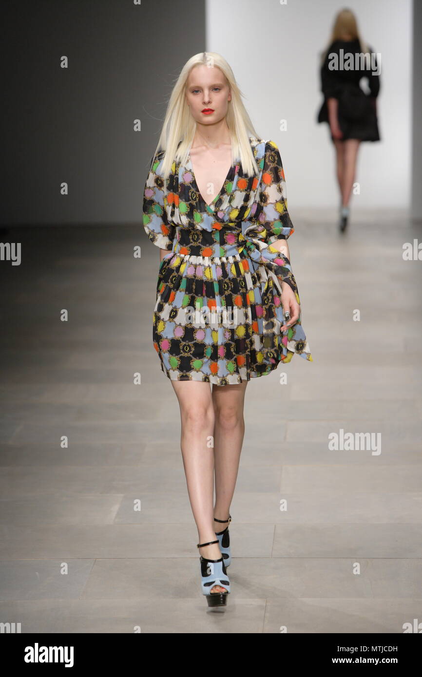 Ppq runway spring foto Ppq runway spring video