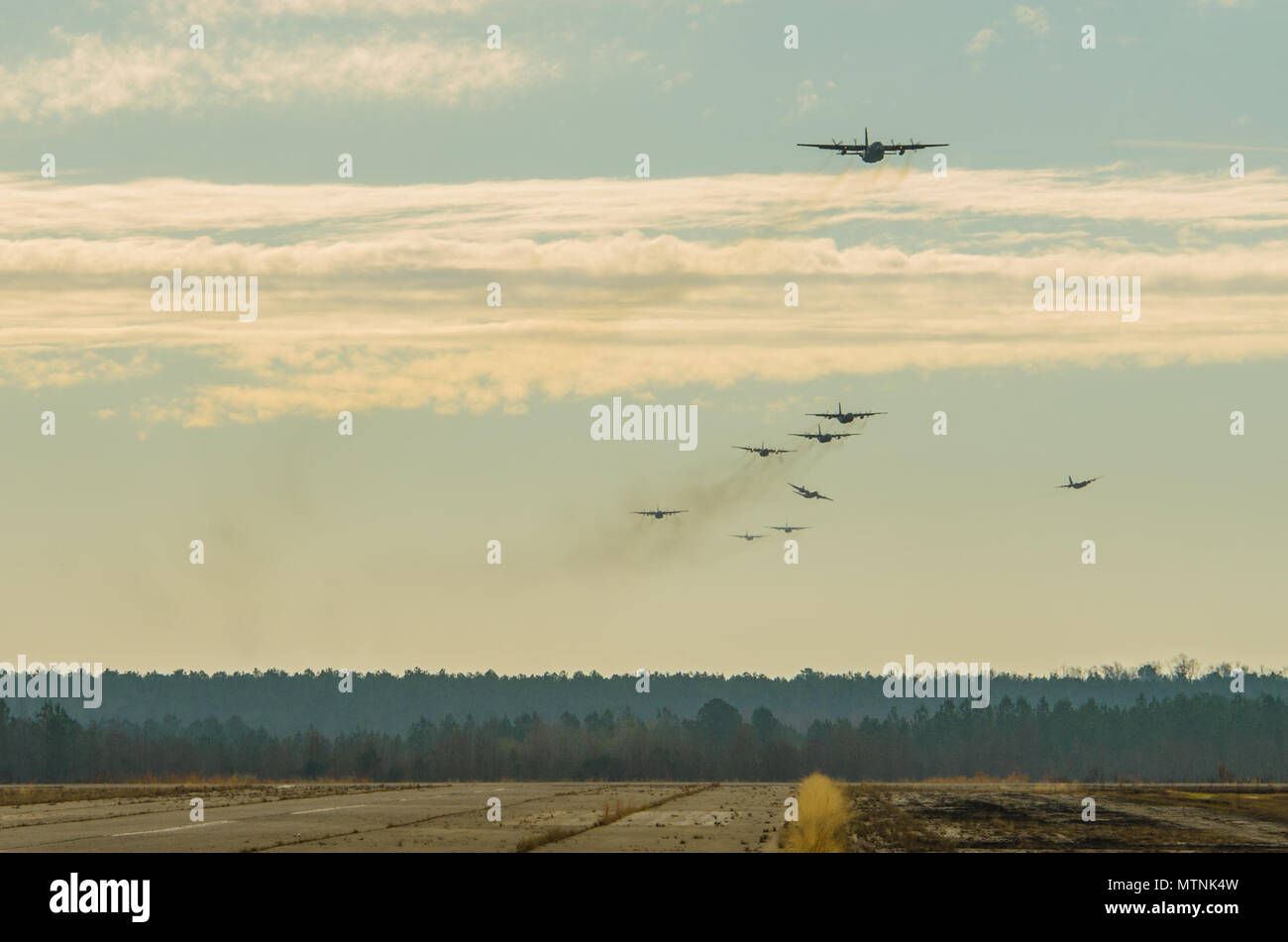 139th airilift wing hires stock photography and images Alamy