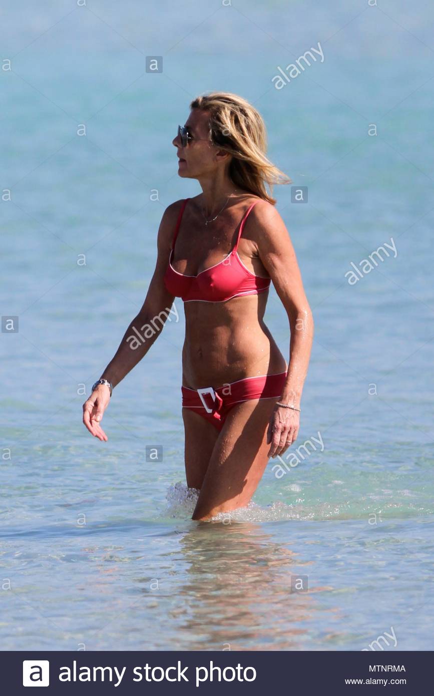 Cleavage Claire Chazal nude (73 foto and video), Topless, Hot, Instagram, swimsuit 2006 Cleavage Claire Chazal naked (38 photo), Tits, Is a cute, Instagram, underwear 2017