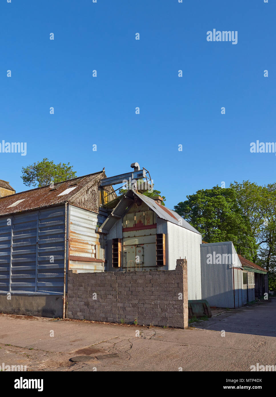 Corrugated Metal Building Stock Photos & Corrugated Metal Building Stock Images Alamy