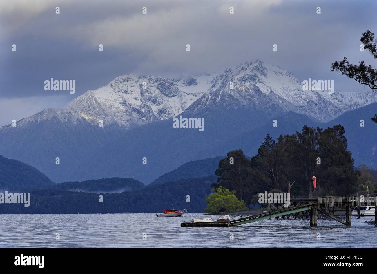 Snow Capped Mountains New Zealand High Resolution Stock Photography And Images Alamy