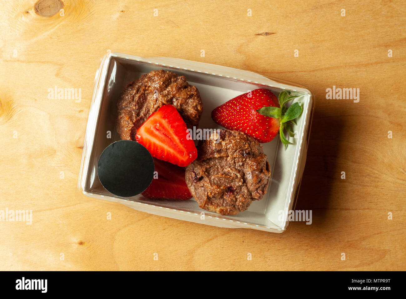 Non Carbohydrate Cottage Cheese Cupcakes With Fresh Strawberries