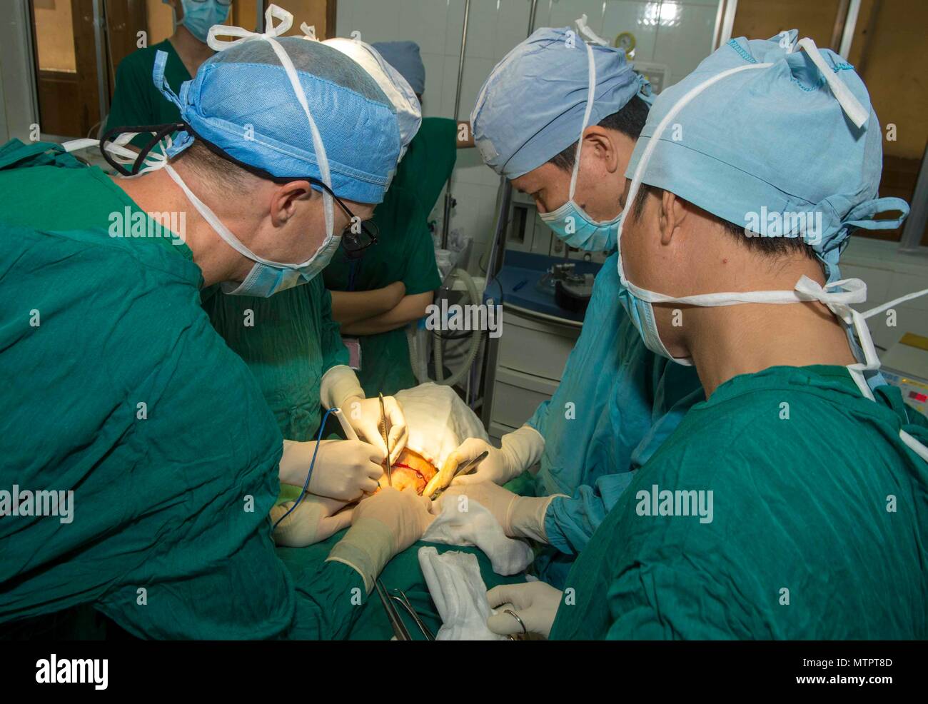 Burn surgery hires stock photography and images Alamy
