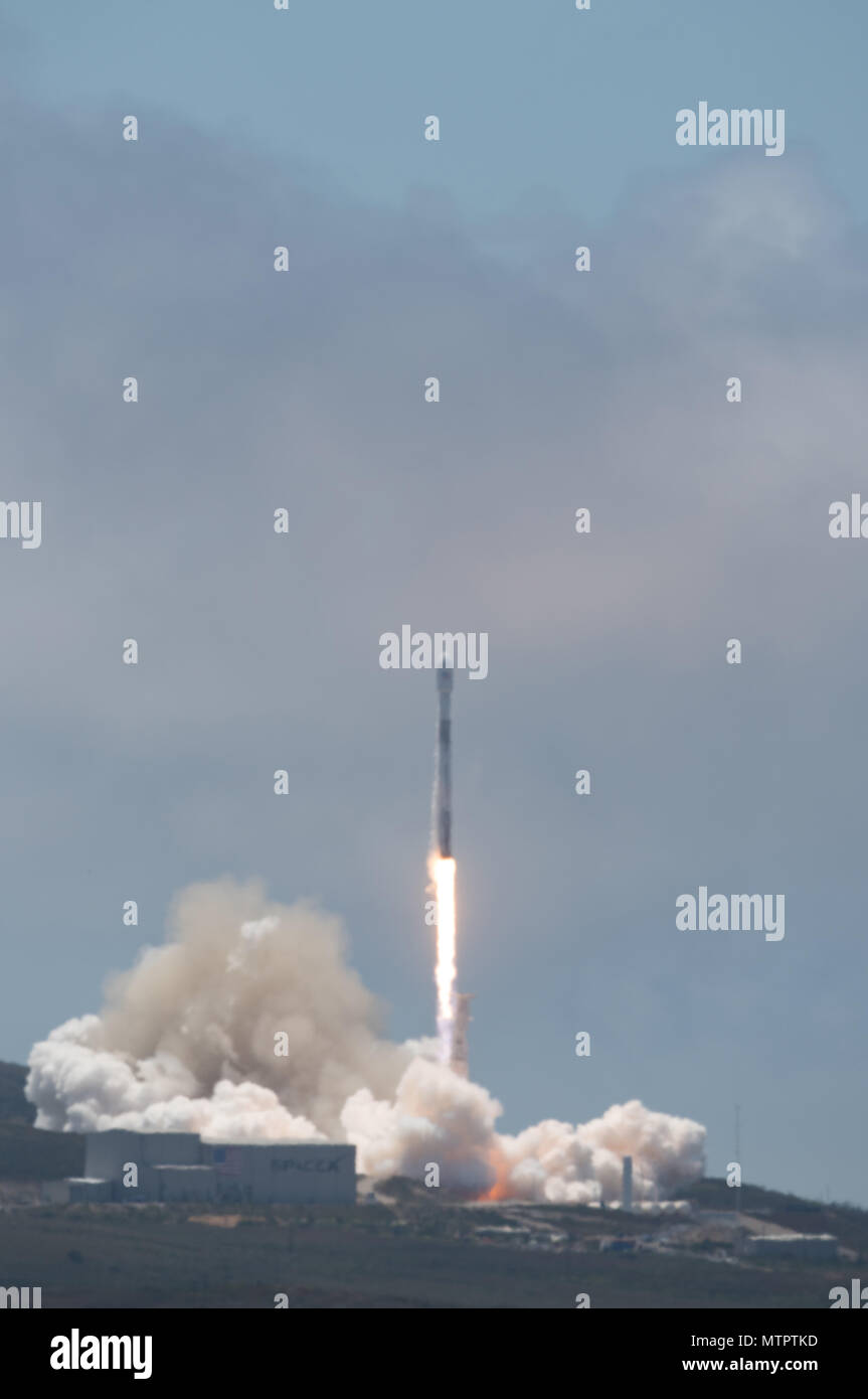 Team Vandenberg successfully launched a Falcon 9 rocket carrying both Iridium and Grace FO payloads from Space Launch Complex-4 here, Tuesday, May 22, at 12:47 p.m. PDT. (U.S. Air Force photo by Michael Peterson/Released) Stock Photo