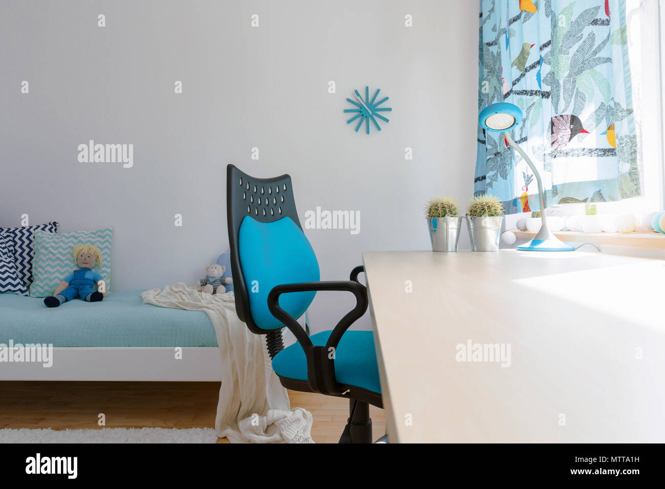 blue teen desk chair