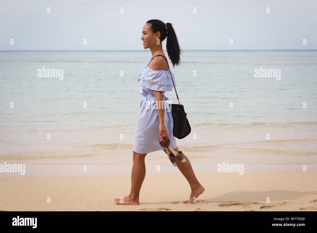 Beautiful Female Tourist Walking Hi res Stock Photography And Images beautiful-female-tourist-walking-hi-res-stock-photography-and-images