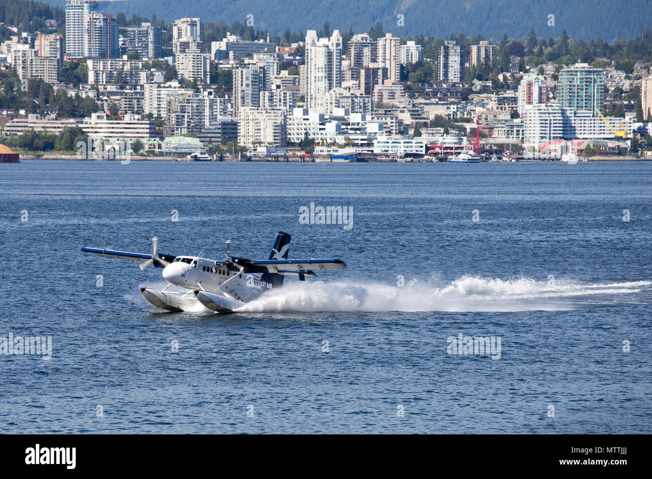 Seaplane Taking Off In Vancouver Stock Photo Alamy