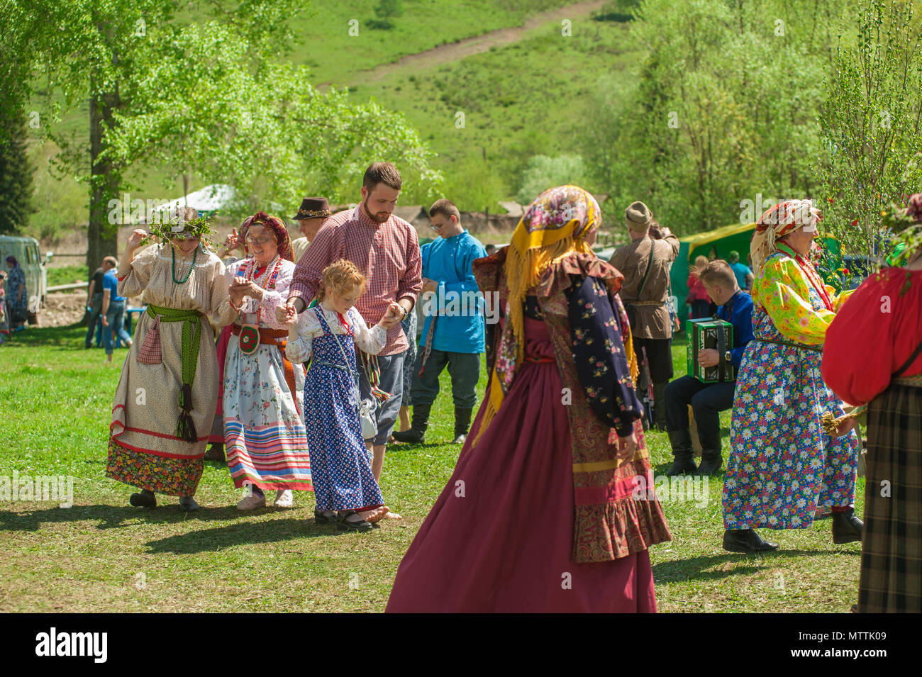 Ruist Ritual Ancient Russian rite: traditional dances Stock Photo - Alamy