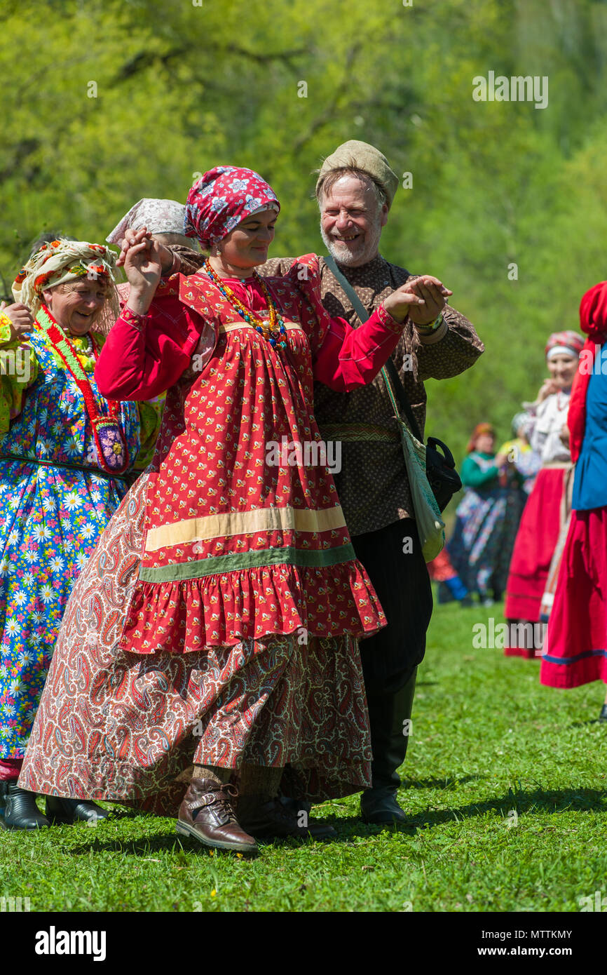 Ruist Ritual Ancient Russian rite: traditional dances Stock Photo - Alamy