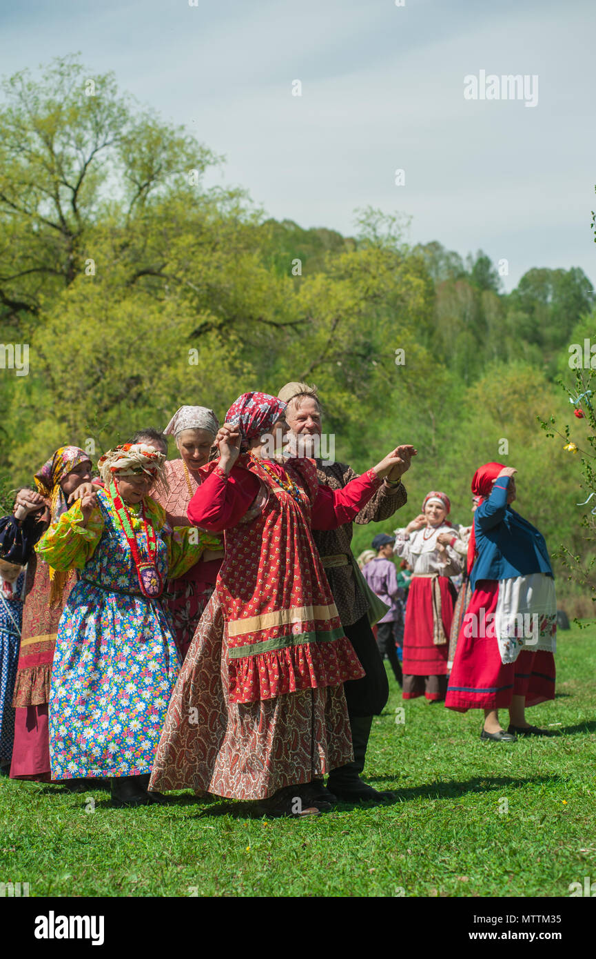 Ruist Ritual Ancient Russian rite: traditional dances Stock Photo - Alamy