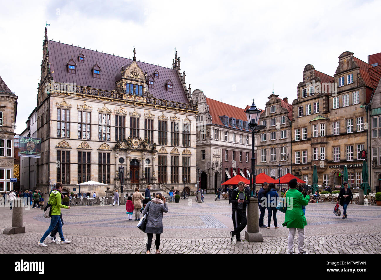 the Schuetting, formerly the guild house of the city's merchants and tradesmen at the market place, today Bremen's chamber of commerce, Bremen, German Stock Photo