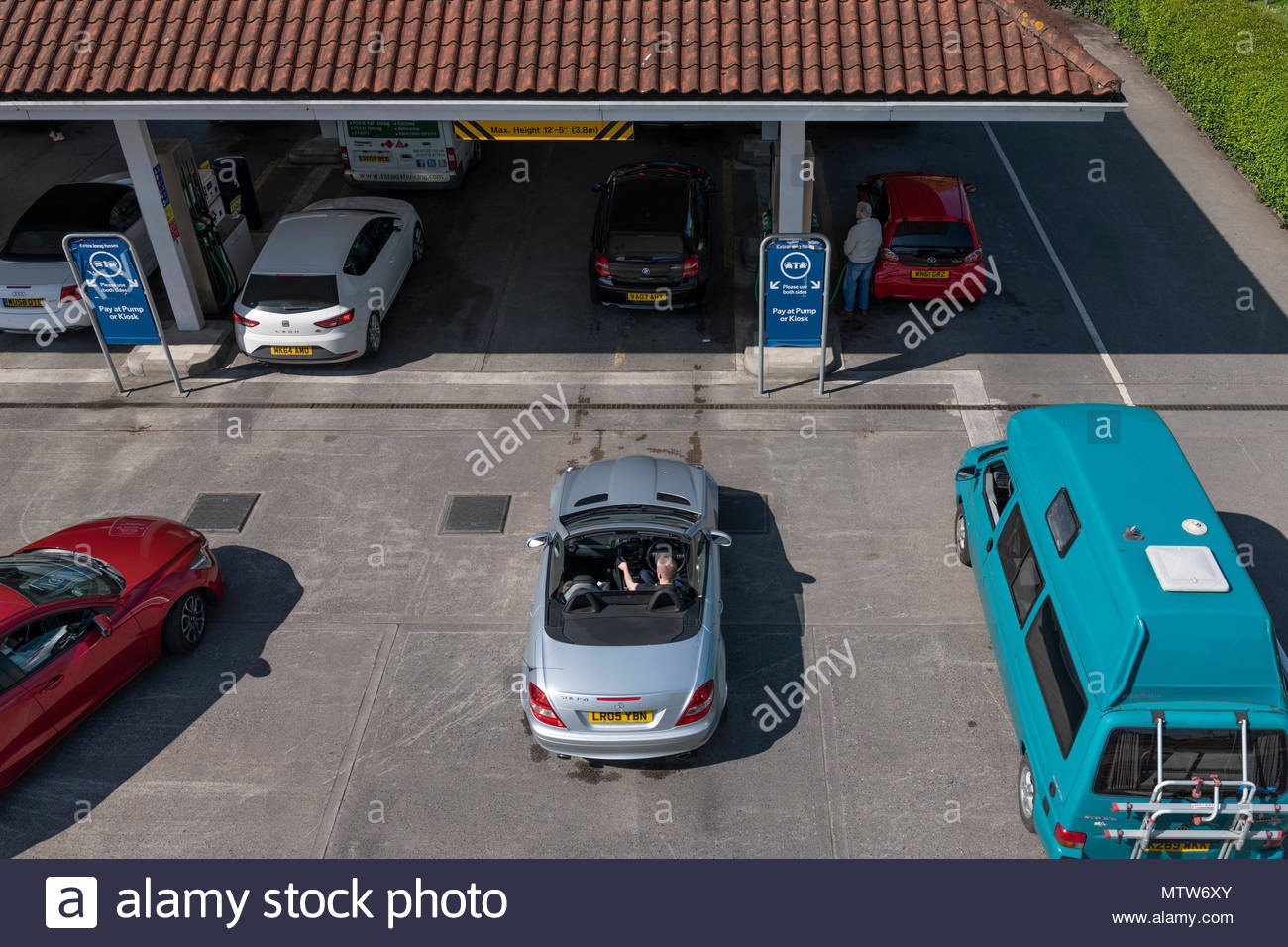 Petrol Station Canopy High Resolution Stock Photography and Images Alamy