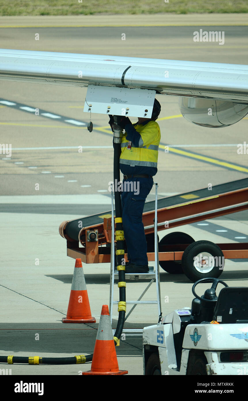 passenger jet, aircraft refuelling Stock Photo