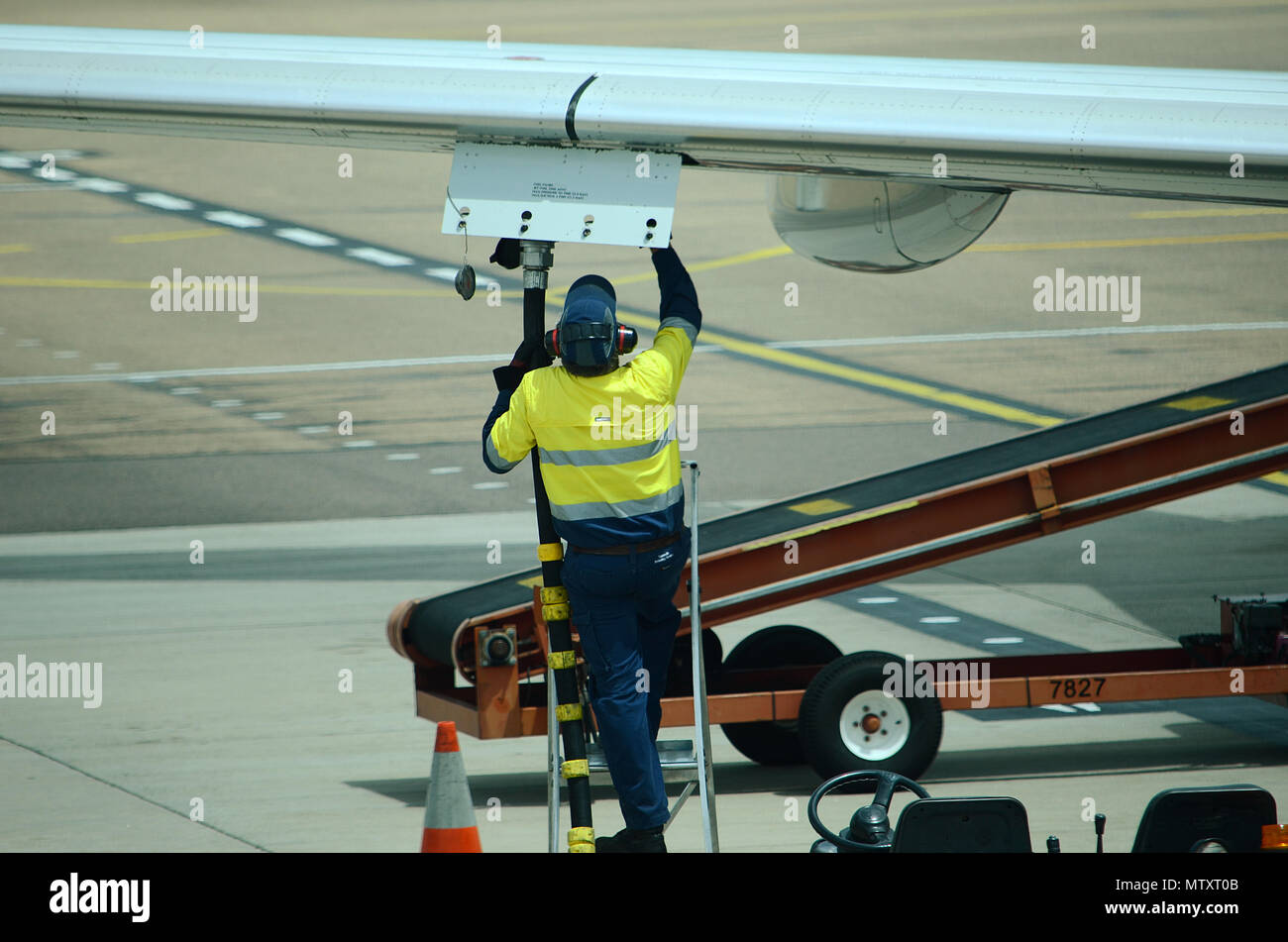 passenger jet, aircraft refuelling Stock Photo