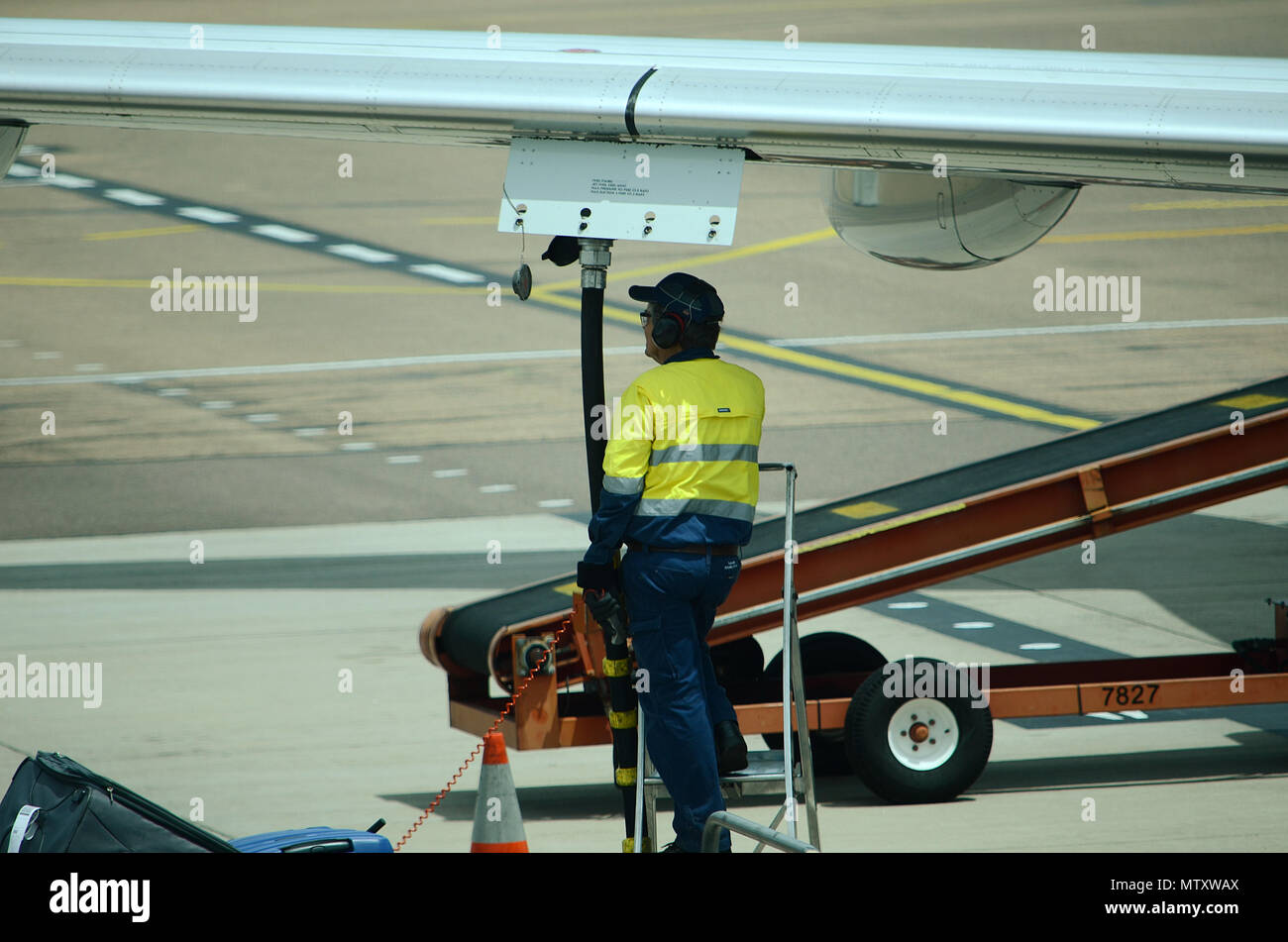 passenger jet, aircraft refuelling Stock Photo