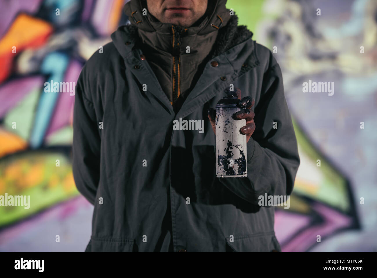 Hand holding spray can graffiti hi-res stock photography and images - Alamy