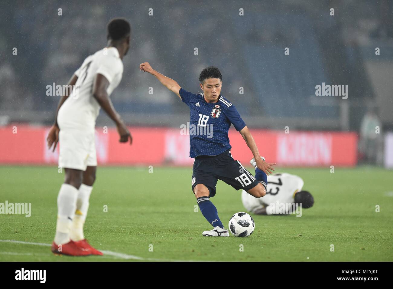 Kanagawa, Japan. 30th May, 2018. Ryota Oshima (JPN), Kirin Challenge Cup 2018 match between Japan 0-2 Ghana at Nissan Stadium in Kanagawa, Japan, May 30, 2018. Credit: Hitoshi Mochizuki/AFLO/Alamy Live News Stock Photo