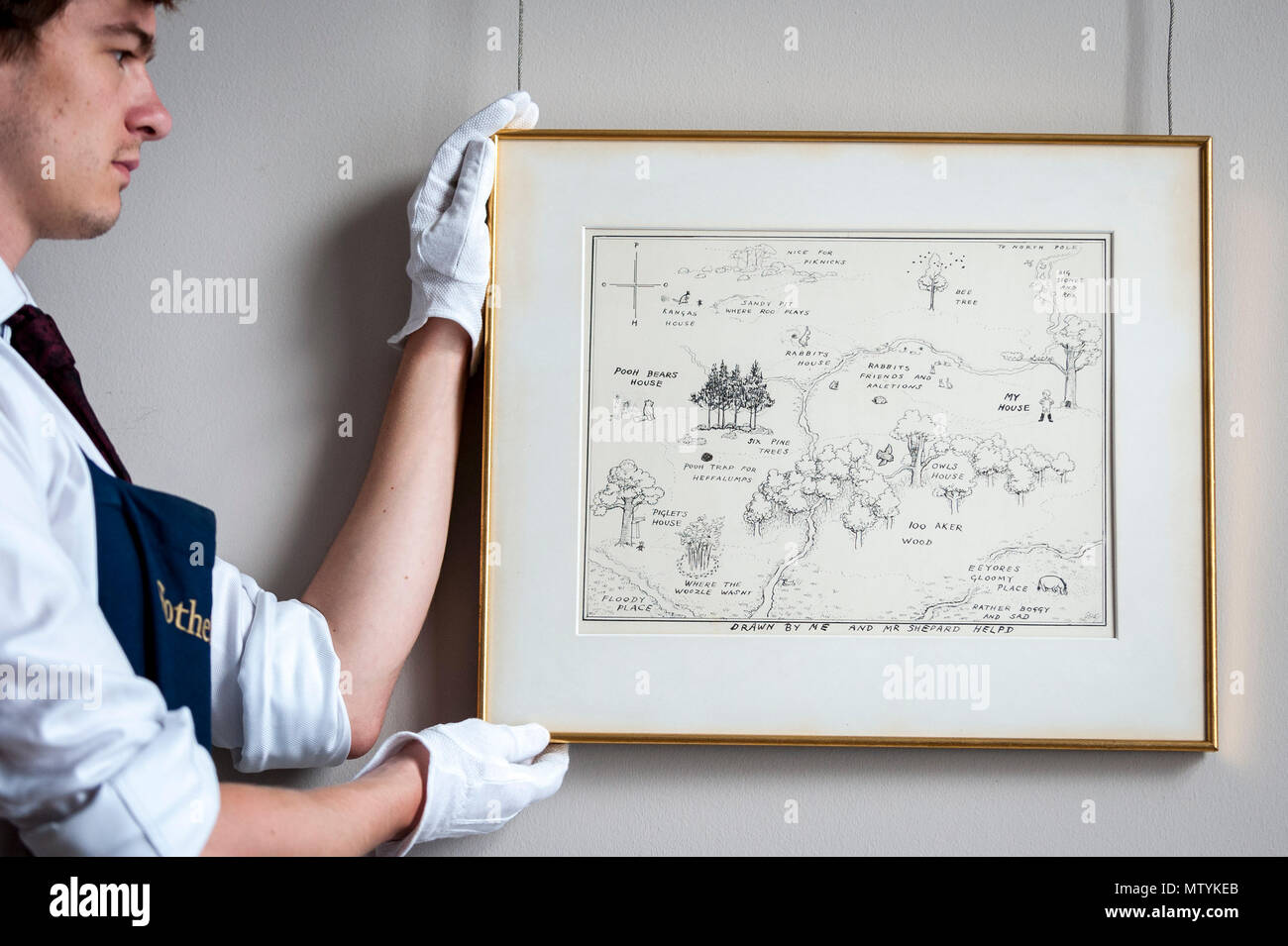 Winnie the pooh eh shepard map hi-res stock photography and images - Alamy