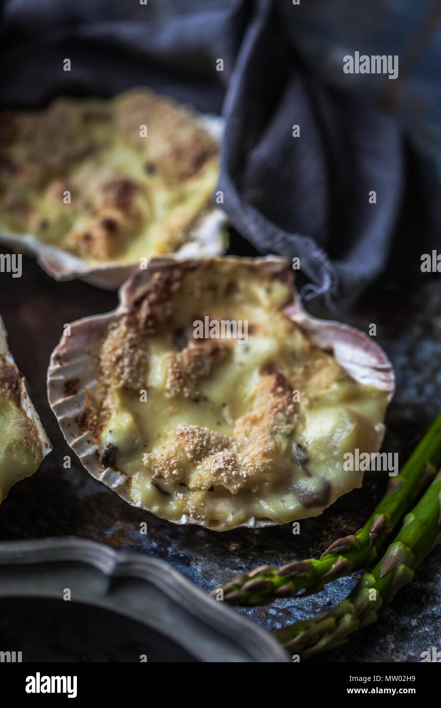 Mussel gratin in scallop shells Stock Photo Alamy