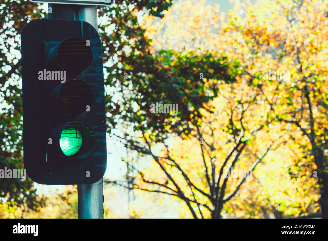 Green traffic light in downtown Melbourne, Australia Stock Photo Alamy