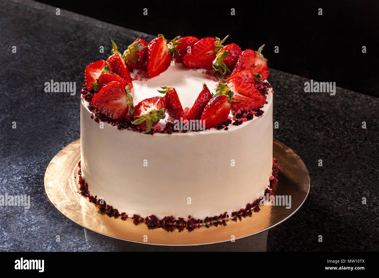 Cheesecake With Strawberries Cake Decorated With Strawberries