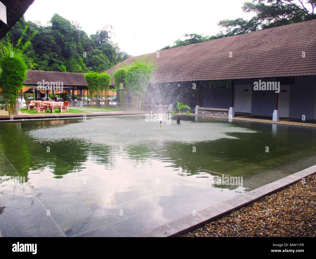 Canteen fountain hires stock photography and images Alamy