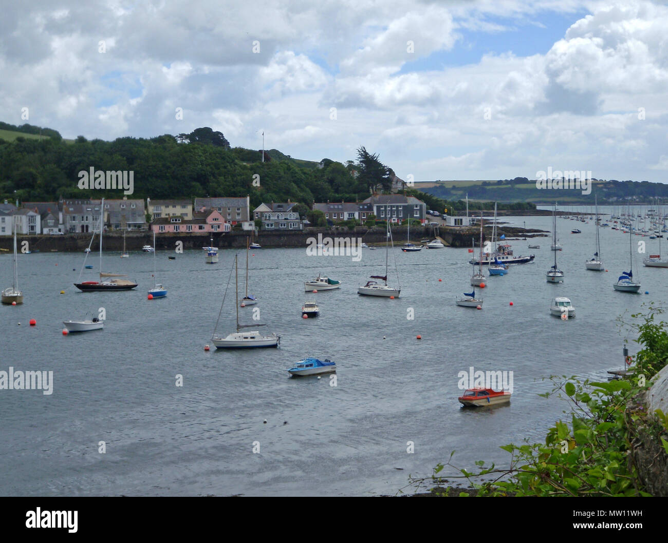 Rocinante super yate falmouth cornualles fotografías e imágenes de alta  resolución - Alamy