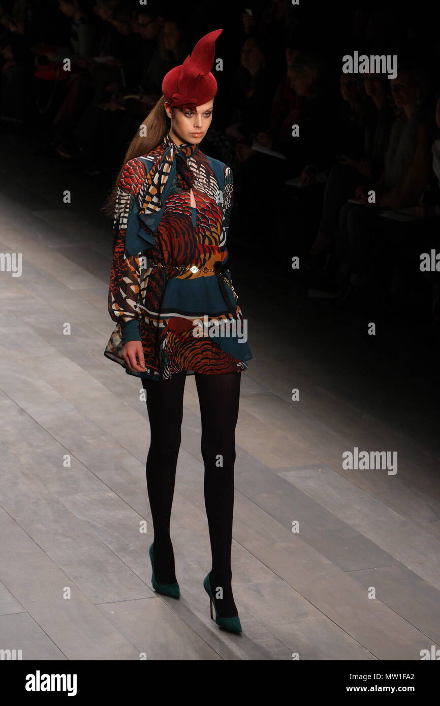Issa Catwalk London Fashion Week High Resolution Stock Photography And Images Alamy