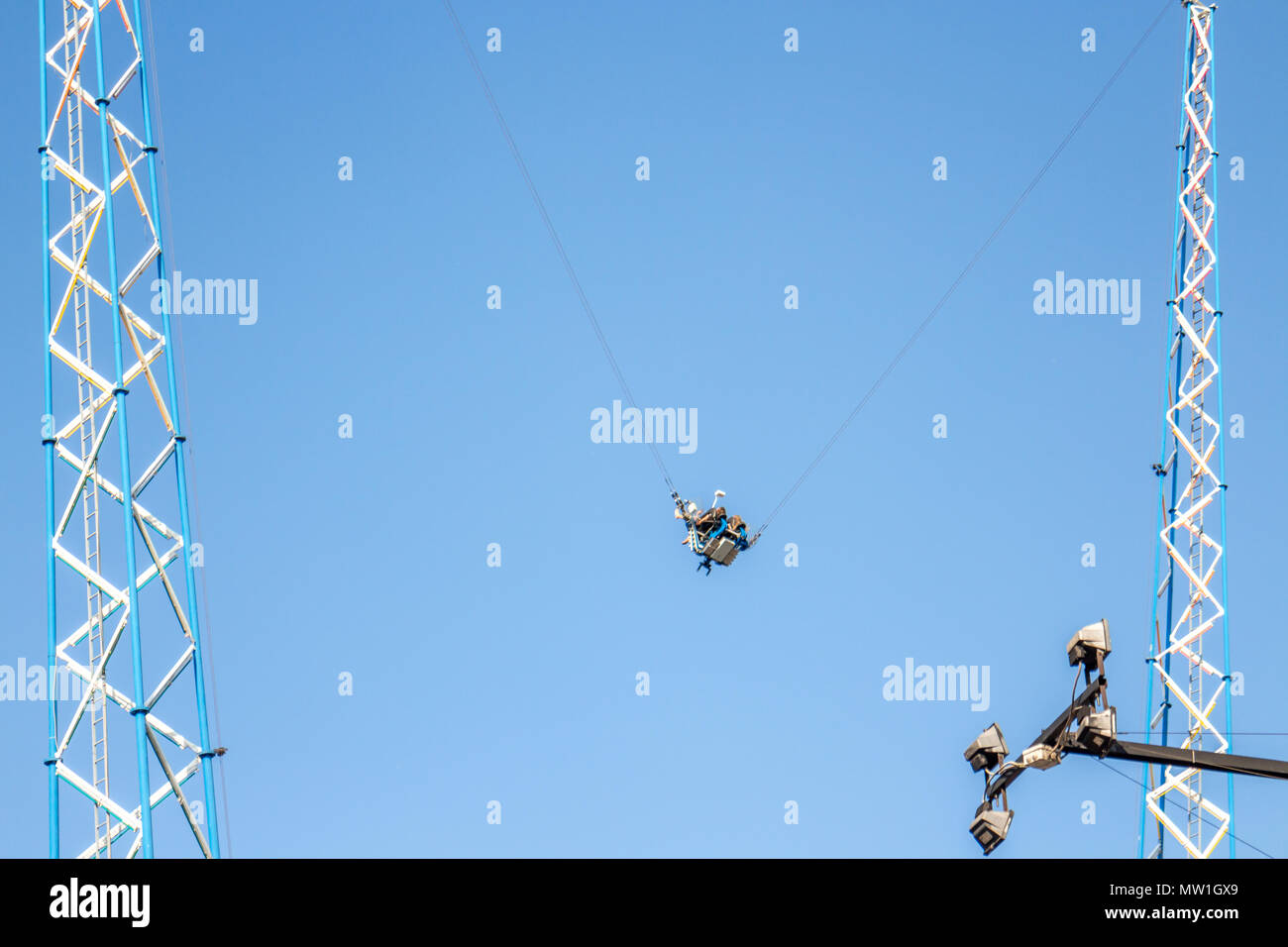 slingshot amusement park ride