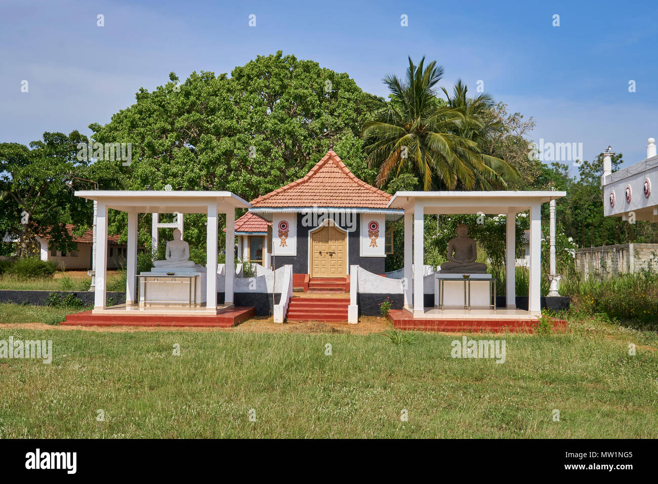 Small Buddhist temple on the road to Dambulla, Sri Lanka Stock Photo