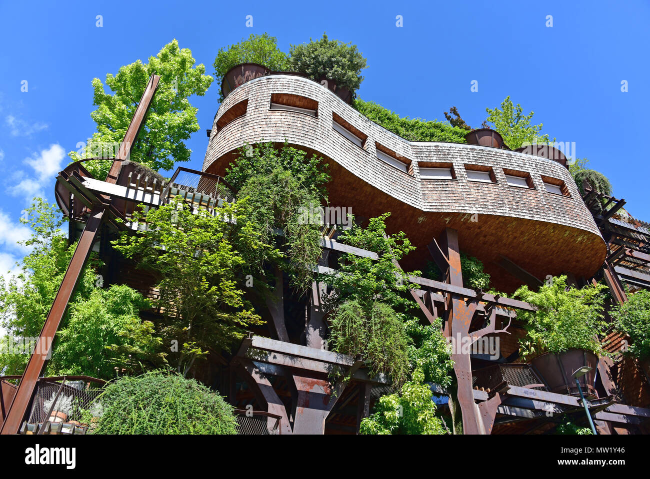 Condominio 25 Verde, an environmentally conscious condo building (urban treehouse) covered in trees and plants, by Luciano Pia, Turin, Italy Stock Photo