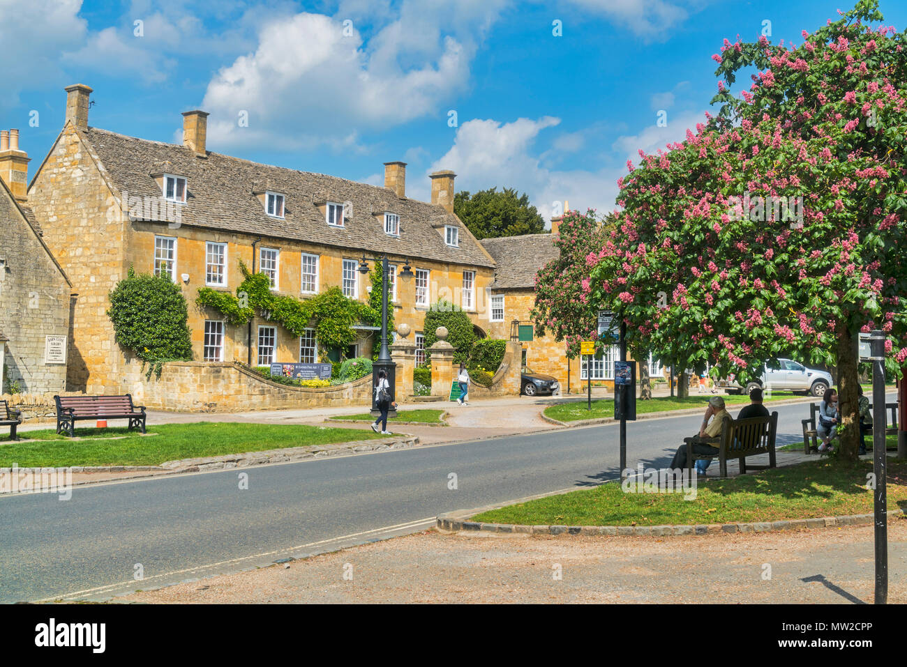 Broadway cotswolds high street hires stock photography and images Alamy