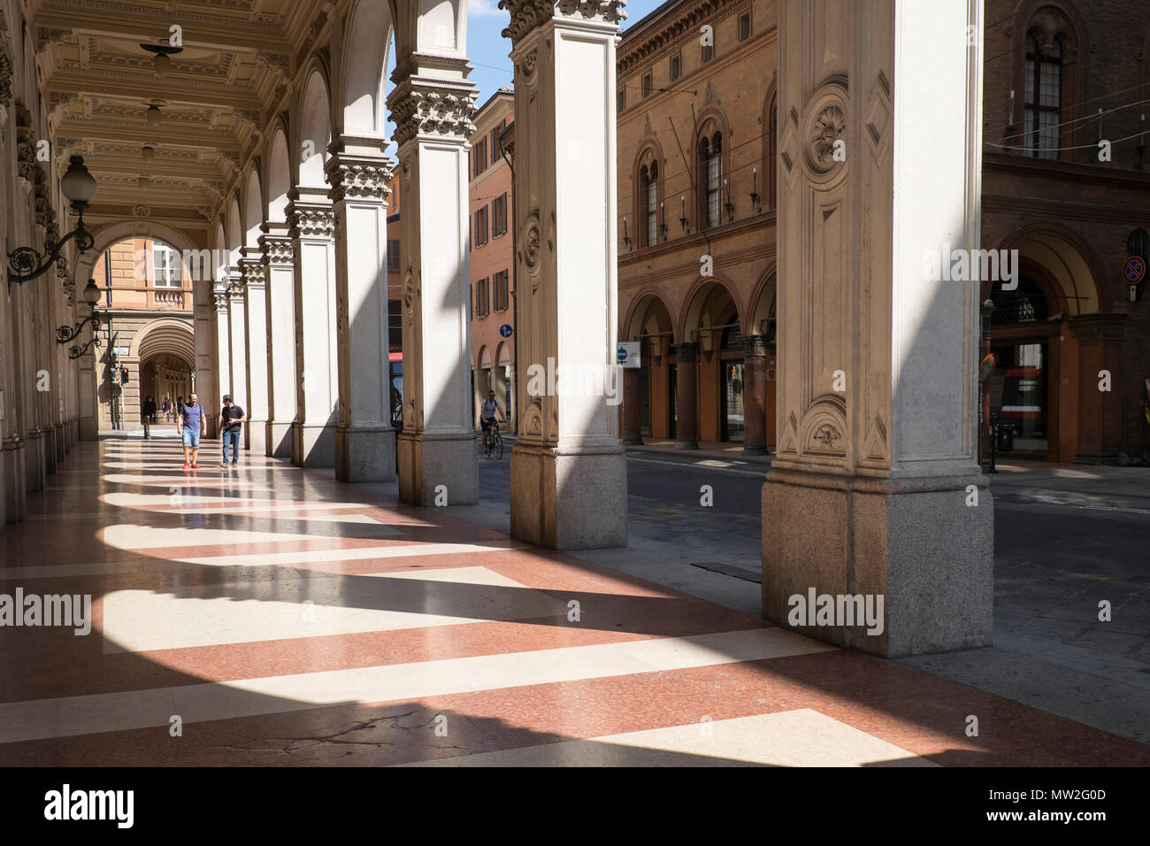 Italy, Emilia-Romagna, Bologna: archways, via Zamboni Stock Photo