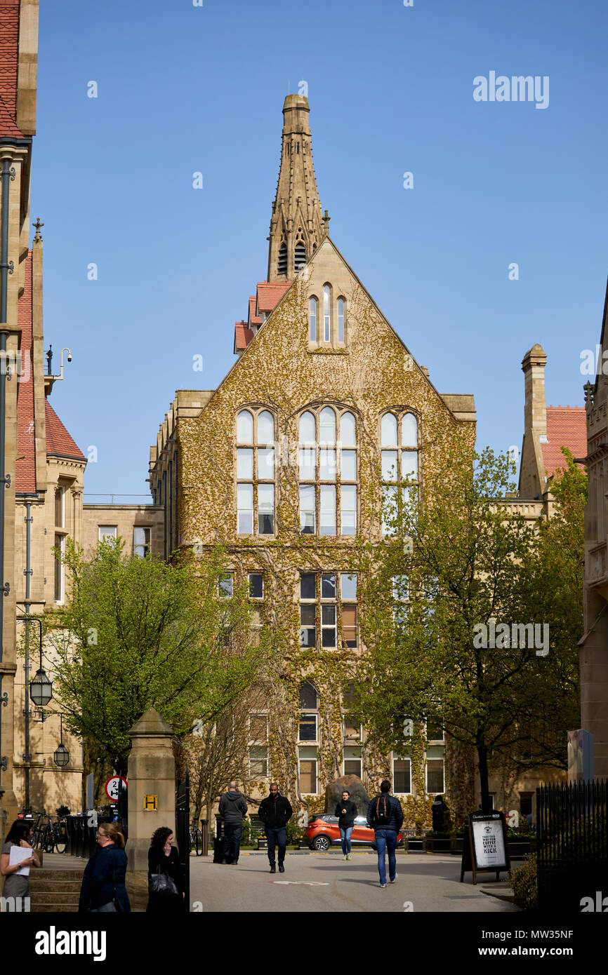 Manchester University  Beyer Building in the Old Quadrangle traditional older sandstone buildings Stock Photo