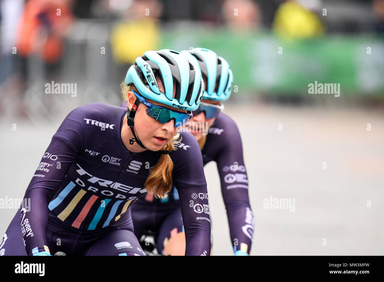 Team trek drops hi res stock photography and images Alamy