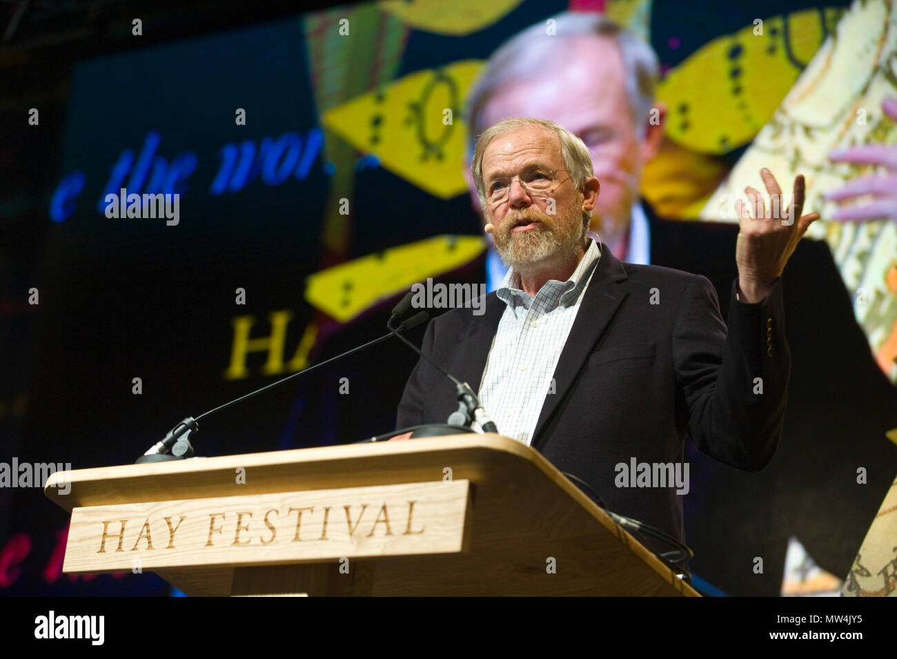 Bill Bryson speaking on stage in the Tata Tent at Hay Festival 2018 Hay-on-Wye Powys Wales UK Stock Photo
