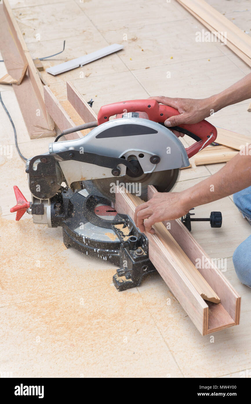 Hand saw cutting timber hi res stock photography and images Page