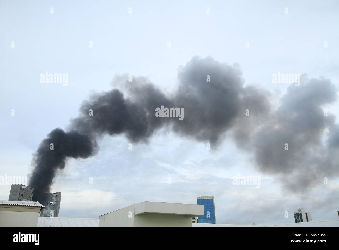 Black smoke from fire hires stock photography and images Alamy