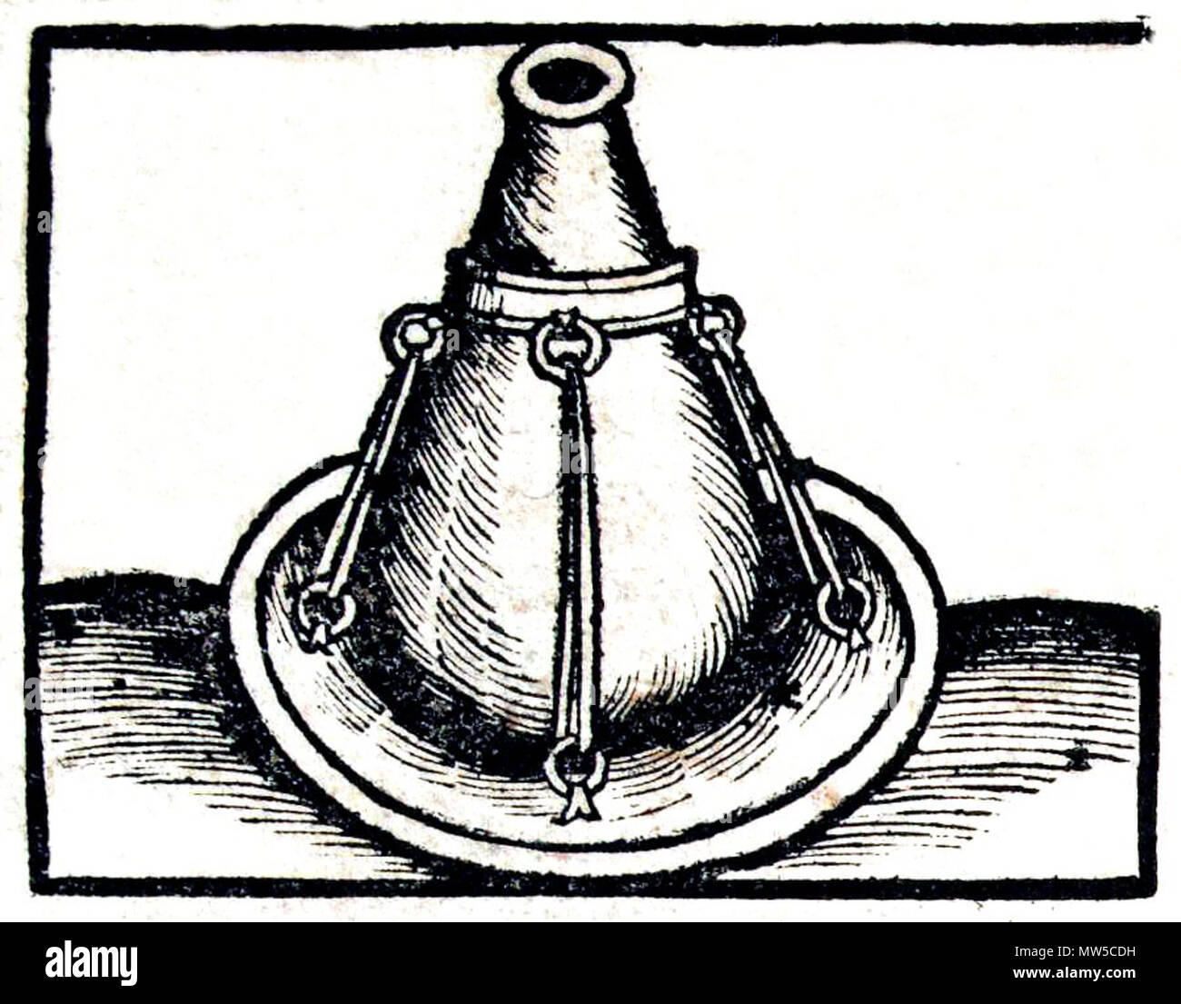 . Français Cucurbite, lestée de plomb, utilisée dans la distillation au bainmarie de H