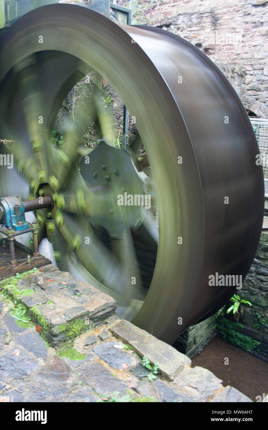 water wheel turning Stock Photo - Alamy