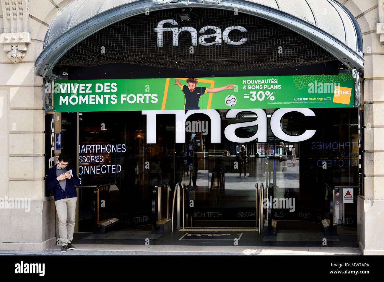 Fnac center hi-res stock photography and images - Alamy