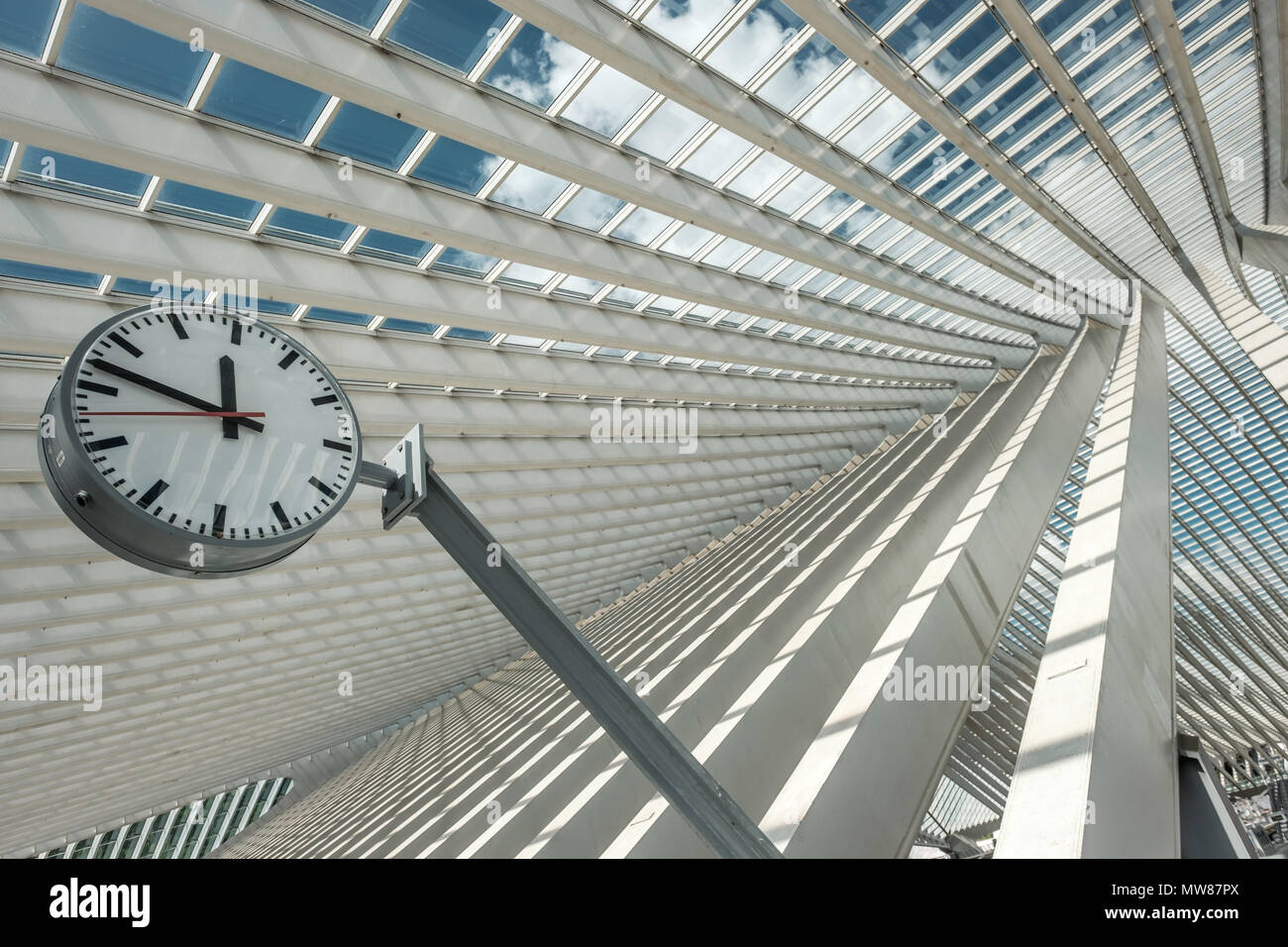 Railway clock hires stock photography and images Alamy
