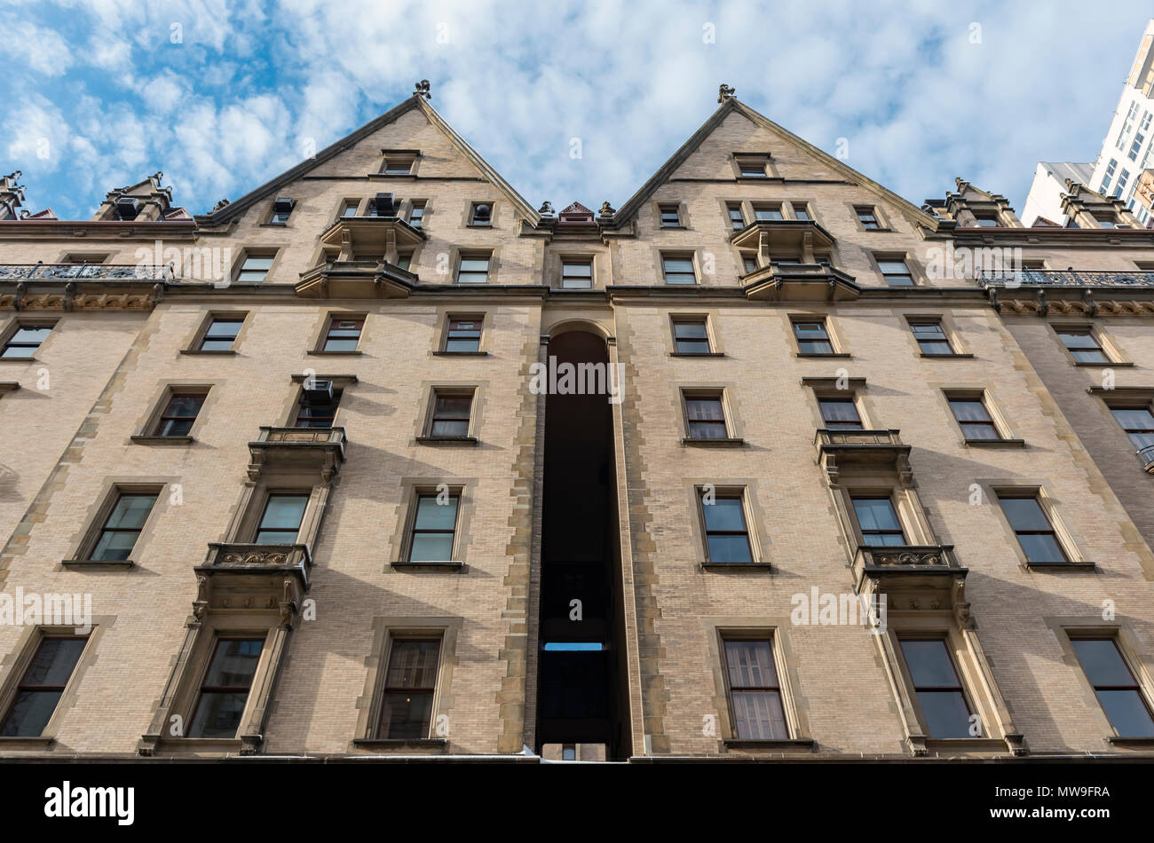 The dakota building hi-res stock photography and images - Alamy